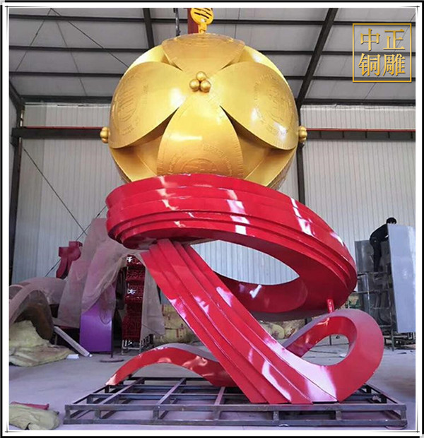 中國結雕塑價格.jpg 中國結雕塑價格.jpg