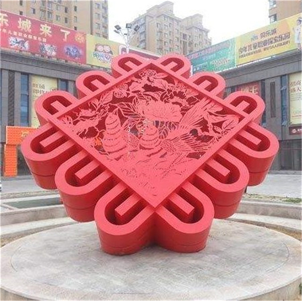 中國結雕塑.jpg