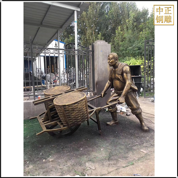 農民推車人物雕塑.jpg