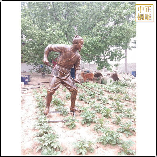 除草農耕人物雕塑鑄造.jpg
